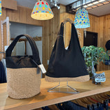 Bolso de mano triangular