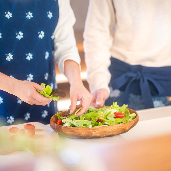 日本の「青」と暮らす。藍染めエプロン – aitoki - 時を楽しむ丁寧な暮らし
