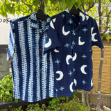 Camisa de manga corta para hombre con estampado Shibori teñido de índigo