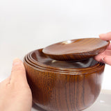 Lidded five-tiered jubako and lacquered bowls - Lacquerware bowl and dish set